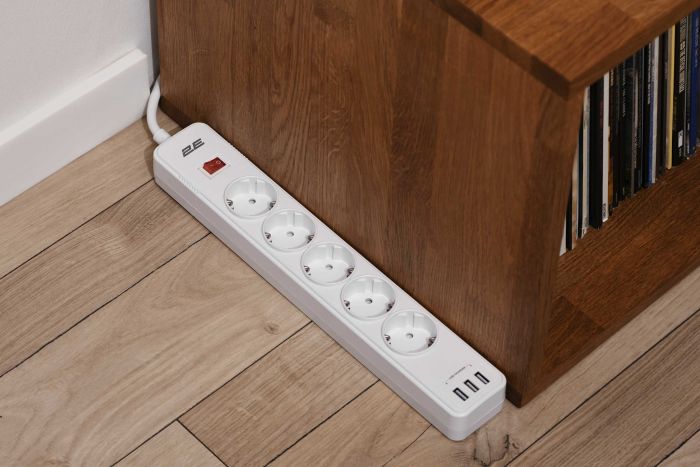 Удлинитель-фильтр сетевой 2E 5xТип F, 3x1.5мм кв, 16A, 3xUSB-A, с защитой от перенапряжения, 2м, белый