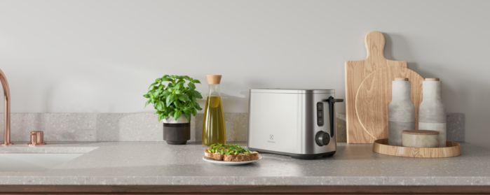 Тостер Electrolux 800Вт, дисплей, метал