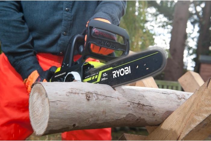 Пила ланцюгова акумуляторна Ryobi ONE+ RCS1830-140B 18В акб 1х4А·год ЗП 30см 3.2кг