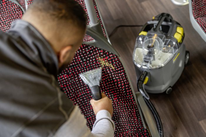 Пылесос профессиональный моющий Karcher Puzzi 8/1, 1200Вт, 270мБар, контейнер 8/7л, 8.6кг