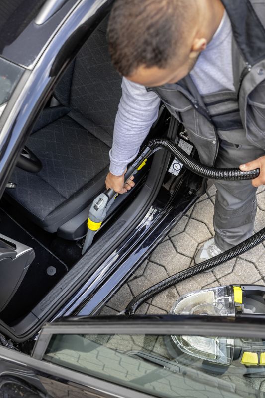 Пылесос профессиональный моющий Karcher Puzzi 8/1, 1200Вт, 270мБар, контейнер 8/7л, 8.6кг