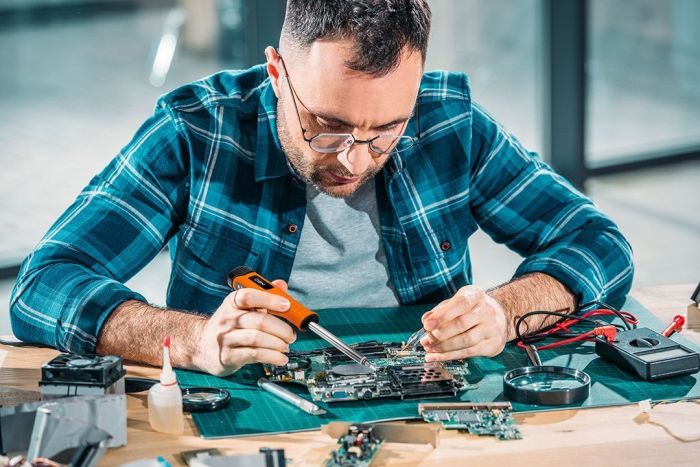 Паяльник аккумуляторный Neo Tools, 450°С, 4В 2.5А•ч, светодиодная подсветка