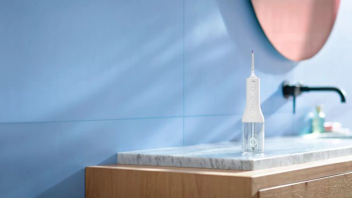 Іригатор Philips портативний Sonicare Cordless Power Flosser 3000, чаша 250 мл, чохол, 2 насадки , білий