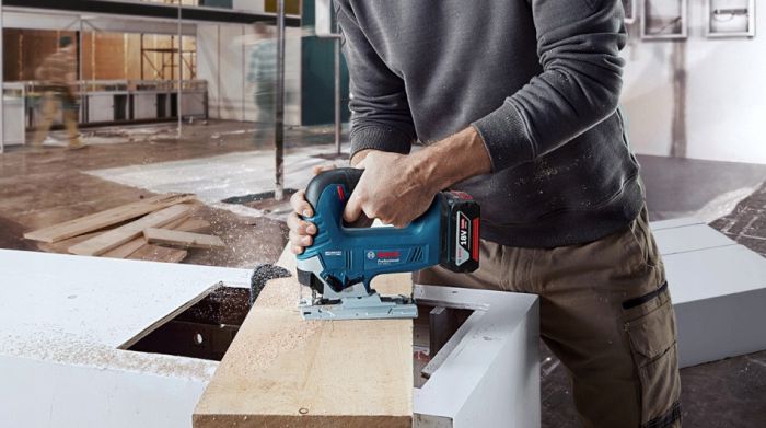 Лобзик акумуляторний Bosch Professional GST 185-LI 18В хід 26мм 0-3500об/хв 2.4кг без АКБ та ЗП