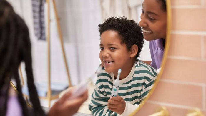Щетка зубная электр. Philips Philips Sonicare For Kids для детей , насадок-1, 2 комплекта наклеек