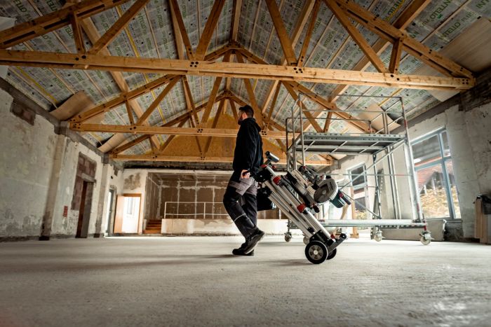 Пила торцовочная Metabo KGS 216 M с протяжкой, 1200Вт, диск 215мм, пропил 70/40мм, 13.4кг