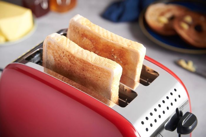 Тостер Russell Hobbs Colours Plus 1600Вт, підігрів, розморожування, метал., червоний