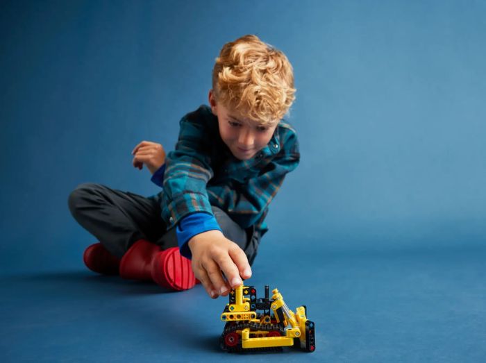 Конструктор LEGO Technic Сверхмощный бульдозер