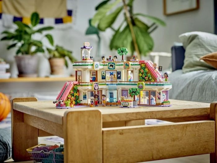 Конструктор LEGO Friends Торговый центр в Хартлейк-Сити