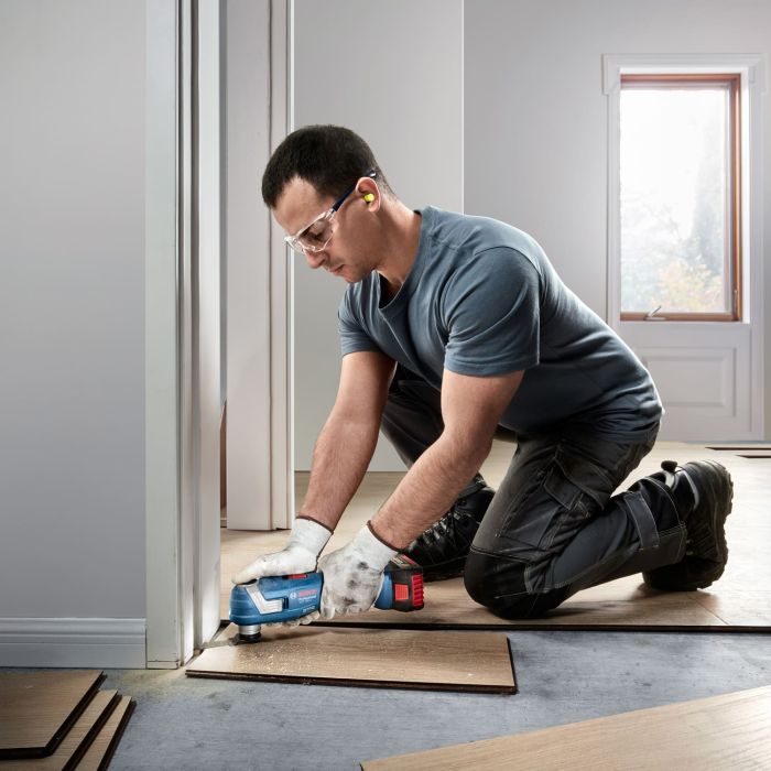 Многофункциональный инструмент реноватор Bosch GOP 185-LI Professional SOLO, 18.0 V-Li, SDS, 20000 об/мин, 1.2 кг