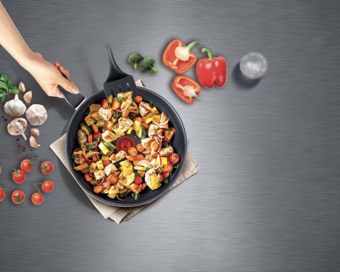 Сковорода Tefal XL Intense,20см, алюминий, бакелит, черный