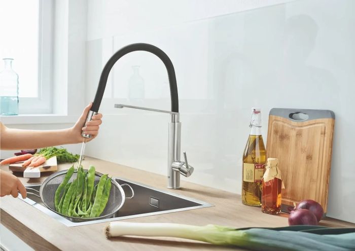 Смеситель для кухни Grohe Viamo, дл.излива - 235мм, поворотный/гибкий, 1рычаг, хром