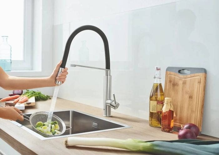 Смеситель для кухни Grohe Viamo, дл.излива - 235мм, поворотный/гибкий, 1рычаг, хром