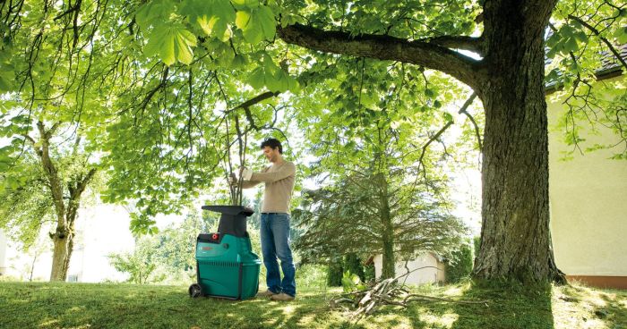 Подрібнювач садовий Bosch AXT 25 TC 2500Вт 40об/хв 45мм 53л 30.5кг ріжуча система Turbine-Cut низькошумний