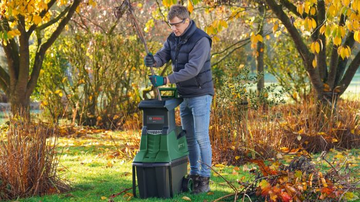 Подрібнювач садовий Bosch AXT 25 TC 2500Вт 40об/хв 45мм 53л 30.5кг ріжуча система Turbine-Cut низькошумний