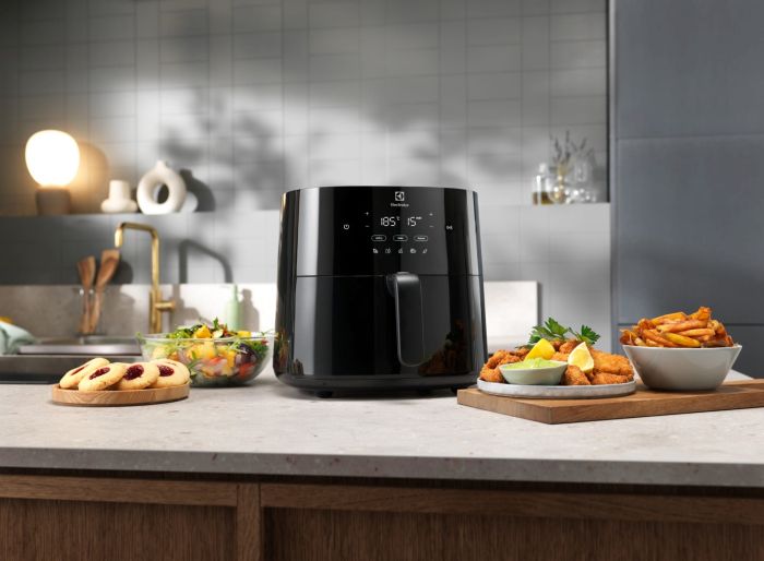 Мультипеч Electrolux 1350Вт, чаша-3.3л, сенсорное управл., 5 авто. программ, пластик, чорний