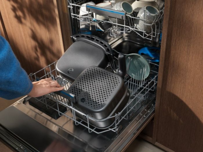 Мультипеч Electrolux 1350Вт, чаша-3.3л, сенсорное управл., 5 авто. программ, пластик, чорний