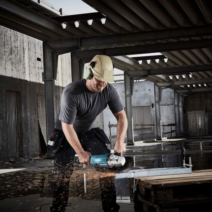 Шлифмашина угловая Makita GA 9020 RF, 230мм, 2200Вт, 6600 об/мин, плавн.пуск, 5.8 кг