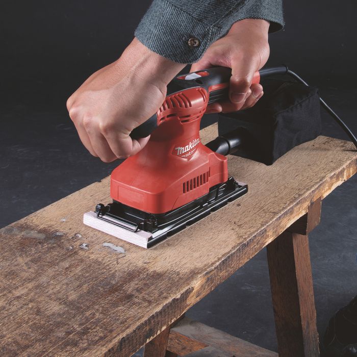 Шліфмашина вібраційна   190Вт 92x185мм 12000кол/хв 1.4кг Makita M9203