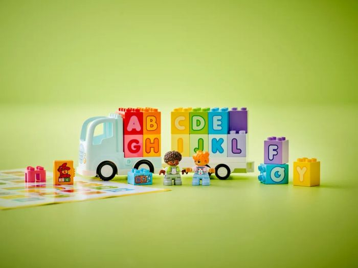 Конструктор LEGO DUPLO Town Грузовик с алфавитом