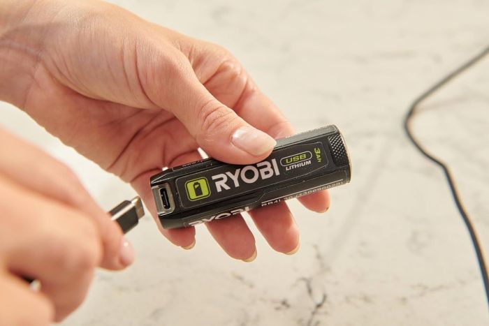 Акумулятор Ryobi USB Lithium RB4L30 4В 3А·год функція power bank 0.06кг