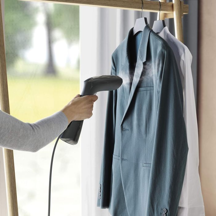 Отпариватель Electrolux компактный, 1200Вт, 100мл, постоянный пар - 20гр, пластик. подошва, серый