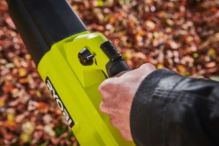 Повітродув садовий акумуляторний Ryobi Max Power RY36BLXB-0 36В 306км/год 3кг без АКБ та ЗП