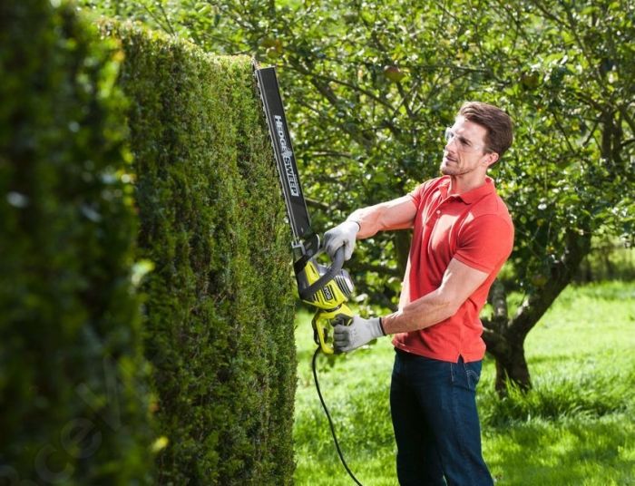 Кусторез сетевой Ryobi RHT6760RL 650Вт 60см шаг реза 30мм 4кг