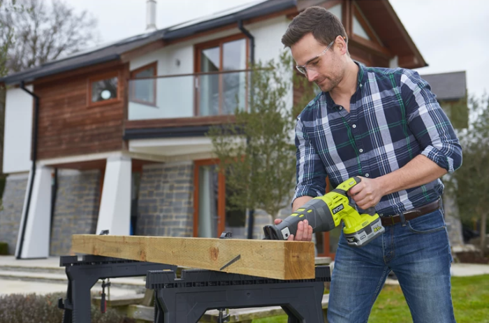 Пила сабельная аккумуляторная Ryobi ONE+ R18RS-0 18В пропил 200мм ход 28мм 2.4кг без АКБ и ЗУ