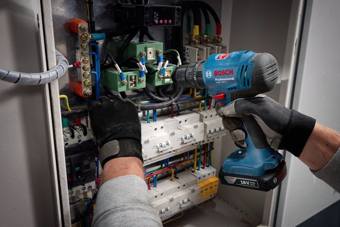 Шурупокрут-дриль ударний акумуляторний Bosch Professional GSB 183-LI 18В 1х2А·год 21-56Нм 374-1815об/хв кейс 1.2кг