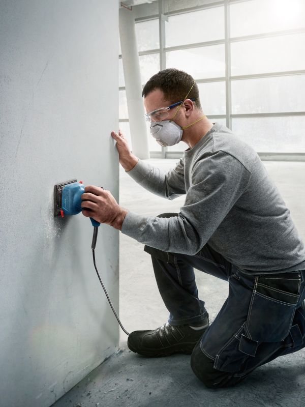 Шлифмашина вибрационная Bosch GSS 140 A 220Вт платформа 101х112 28000кол·мин 1.1кг