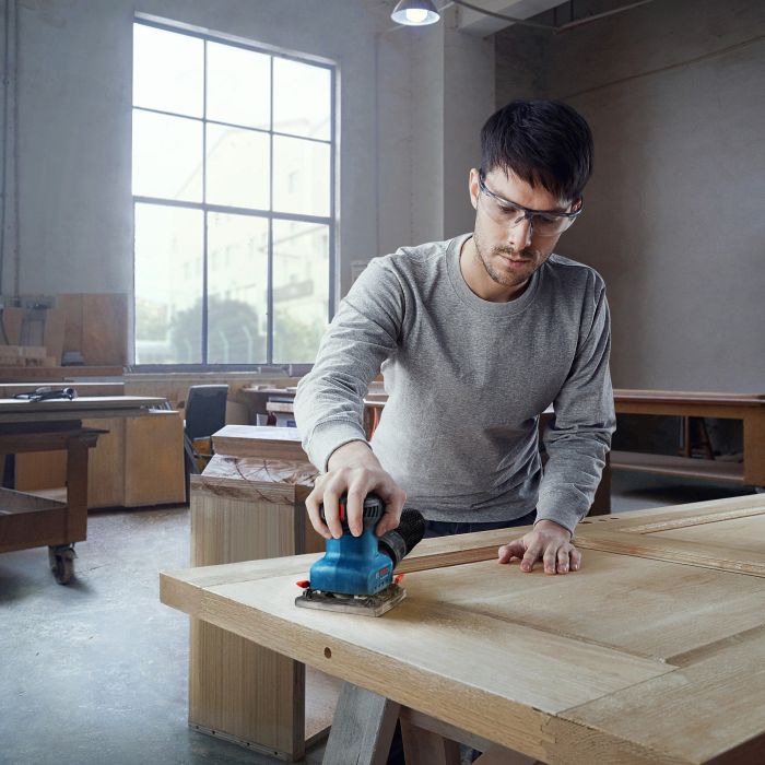 Шлифмашина вибрационная Bosch GSS 140 A 220Вт платформа 101х112 28000кол·мин 1.1кг