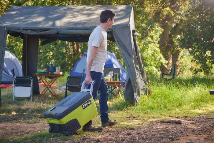 Холодильник акумуляторний мобільний Ryobi ONE+ RY18CB23A-0 18В/220В/12В 23л 2хUSB +20…-20°С 13.5кг без АКБ та ЗП
