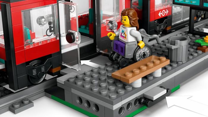 Конструктор LEGO City Трамвай и вокзал в центре города