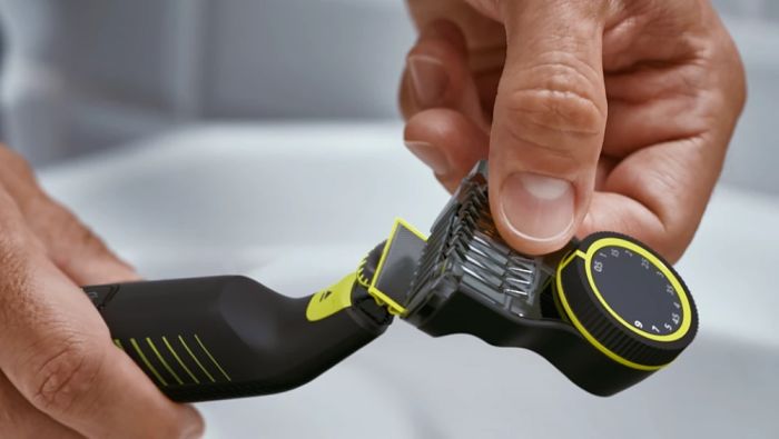 Бритва електр. Philips OneBlade Pro, Li-Ion, сух.+влажн., индикатор заряда, сталь, черный