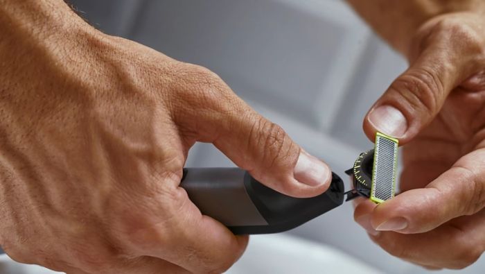 Бритва електр. Philips OneBlade Pro 360, Li-Ion, сух.+влажн., индикатор заряда, твердый чехол, сталь, черный