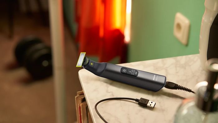 Бритва електр. Philips OneBlade Pro 360, Li-Ion, сух.+влажн., индикатор заряда, твердый чехол, сталь, черный