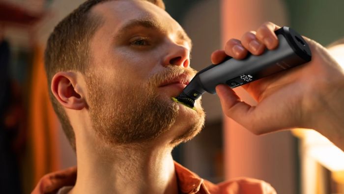Бритва електр. Philips OneBlade Pro 360, Li-Ion, сух.+влажн., индикатор заряда, твердый чехол, сталь, черный