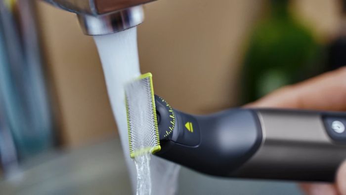 Бритва електр. Philips OneBlade Pro 360, Li-Ion, сух.+влажн., индикатор заряда, мягкий чехол, сталь, черный