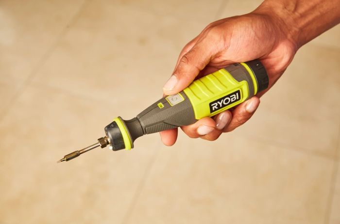 Паяльник аккумуляторный Ryobi USB Lithium RSI4-120G 4В 2А·ч 460°С светодиодная подсветка 0.1кг