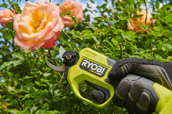 Секатор акумуляторний Ryobi ONE+ HP RY18SCXA-120T 18В акб 1х2А·год ЗП d різа 28мм 0.83кг кейс