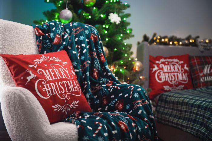 Подушка декор. Ardesto Christmas Happy Holidays 45х45см, 100% полиэстер, красный