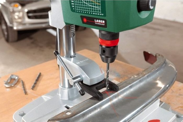 Верстат свердлильний Bosch PBD 40 710Вт 600-2500об/хв плита 33х35х3см підйом 90мм 11.2кг