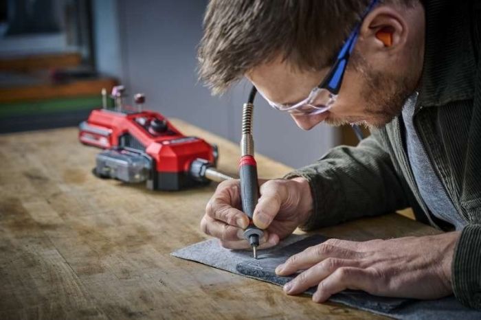 Гравер аккумуляторный Einhell TE-MT 18/34 Li-Solo, PXC, 18В, 5000-34000об/мин, гибкий вал 92см, 1.4кг, (без АКБ и ЗУ)