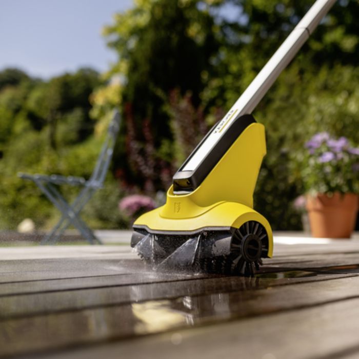 Щіткова машина Karcher PCL 3-18 акумуляторна 18В щітка 30см подача води 3.7кг без АКБ та ЗП
