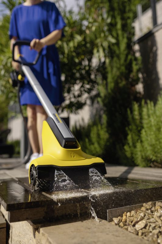 Щіткова машина Karcher PCL 3-18 акумуляторна 18В щітка 30см подача води 3.7кг без АКБ та ЗП