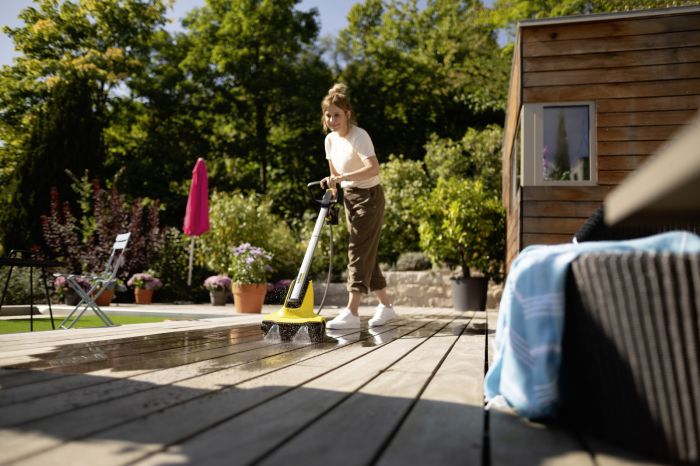 Щіткова машина Karcher PCL 3-18 акумуляторна 18В щітка 30см подача води 3.7кг без АКБ та ЗП