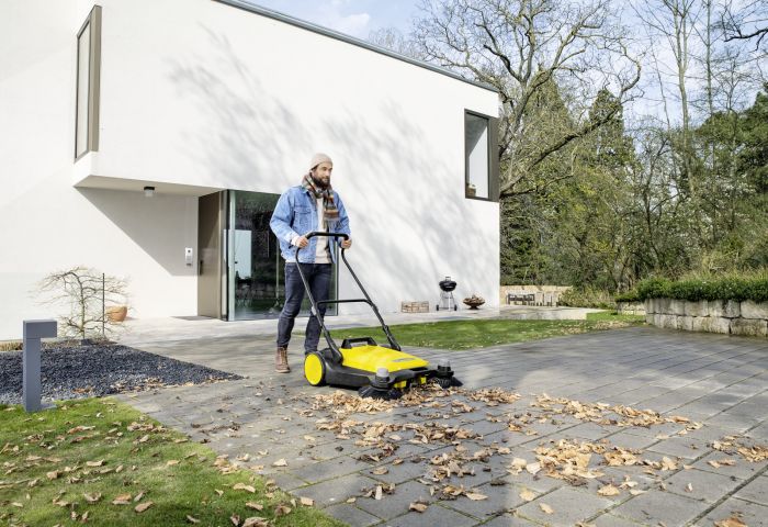 Подметальная машина Karcher S 6 Twin, ручная, захват 86см, контейнер 38л, вес 14.8кг.