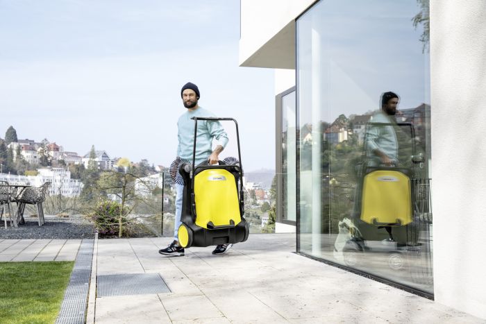 Подметальная машина Karcher S 6 Twin, ручная, захват 86см, контейнер 38л, вес 14.8кг.