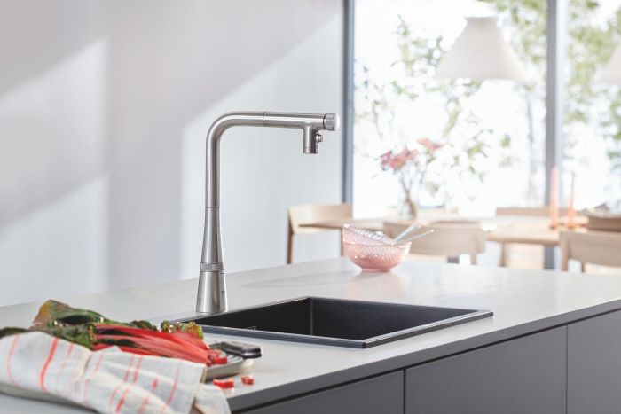 Змішувач для кухні Grohe Scala, довж.виливу - 200мм, поворотний, витяжний, вентиль + кнопка, супер сталь
